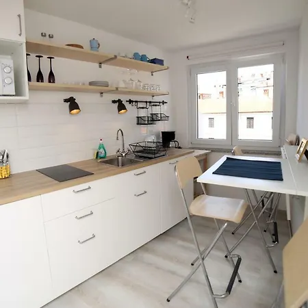 Sweet With Free Private Parking 아파트 *