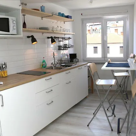 Sweet With Free Private Parking 풀라