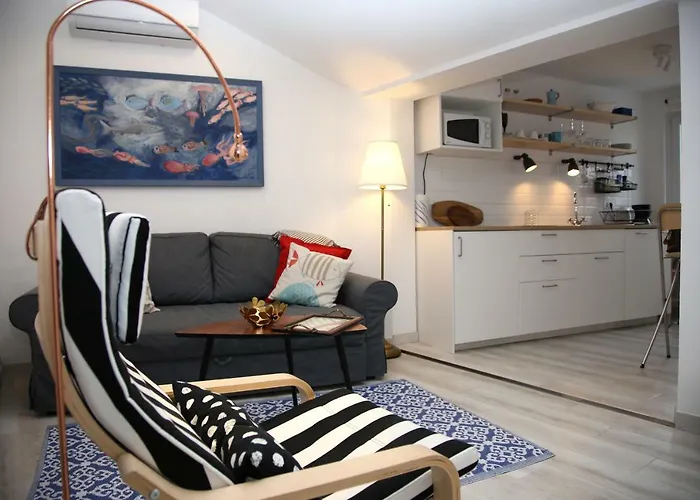 Sweet With Free Private Parking Apartament