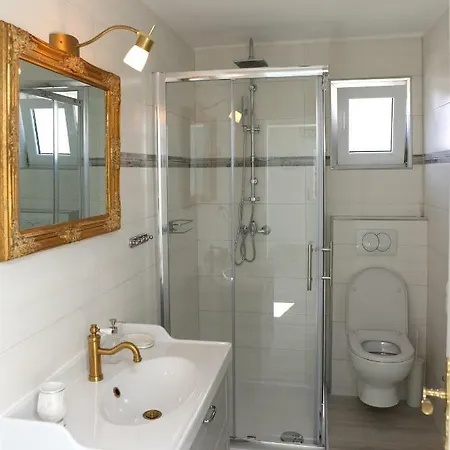 Sweet With Free Private Parking Lägenhet Pula