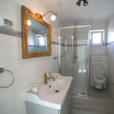 Sweet With Free Private Parking Lejlighed