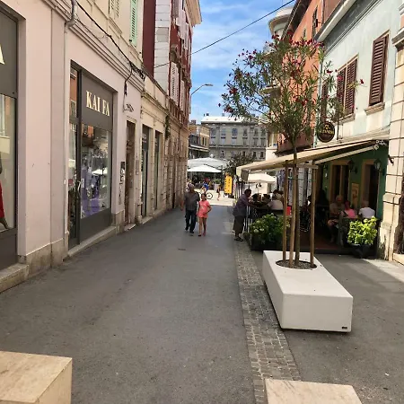 Sweet With Free Private Parking Lejlighed Pula