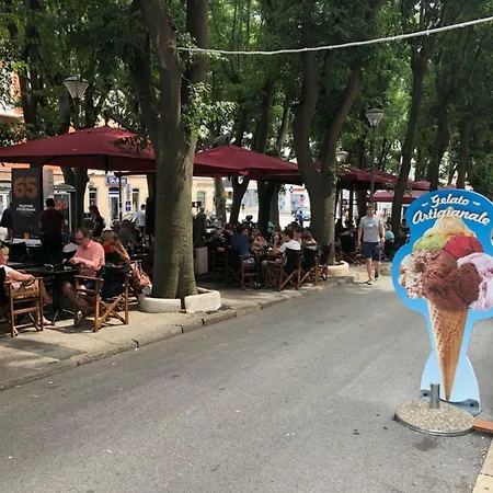 Sweet With Free Private Parking