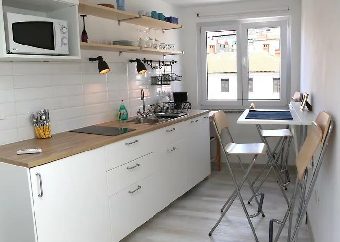 Sweet With Free Private Parking Pula