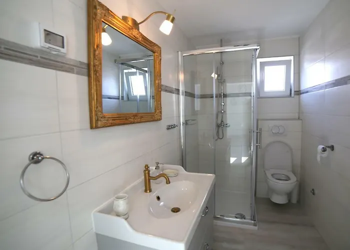 Sweet With Free Private Parking Lägenhet