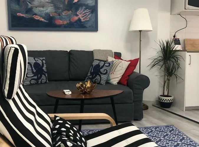 Sweet With Free Private Parking Lägenhet