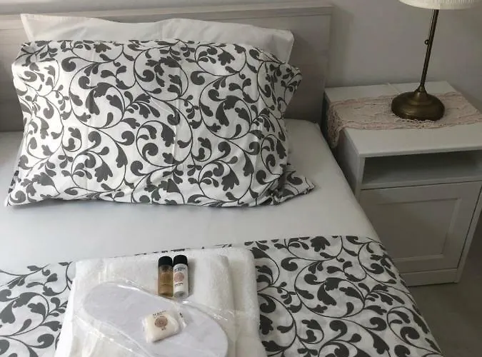 Sweet With Free Private Parking Lägenhet