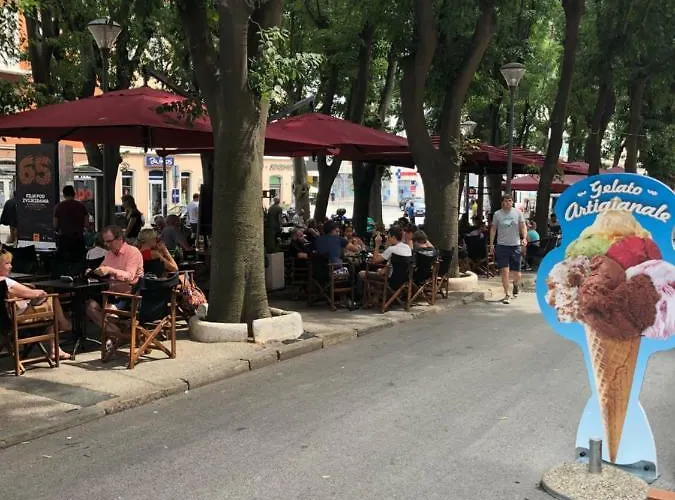 Sweet With Free Private Parking